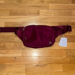 Lululemon Everywhere Belt Bag Large - Limited Edition Color